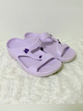 DAWGS Lilac Slide Sandals with Purple Butterfly Charms size 5